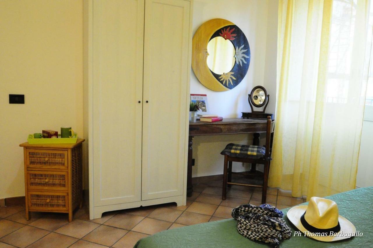 B&B Giuseppe Verdi カターニア エクステリア 写真