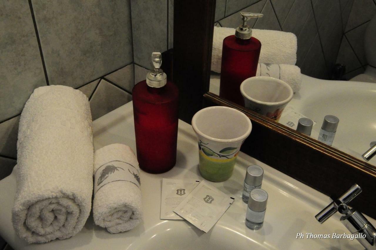 B&B Giuseppe Verdi カターニア エクステリア 写真